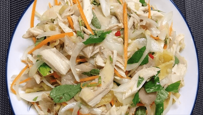 Salad ức gà xé