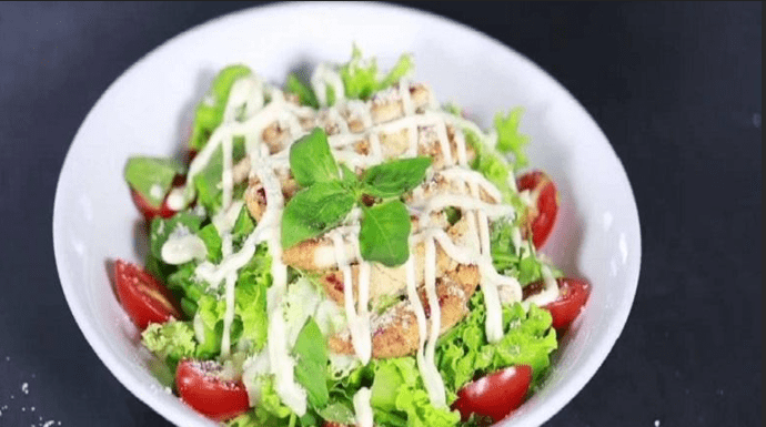 Salad ức gà sốt mayonnaise